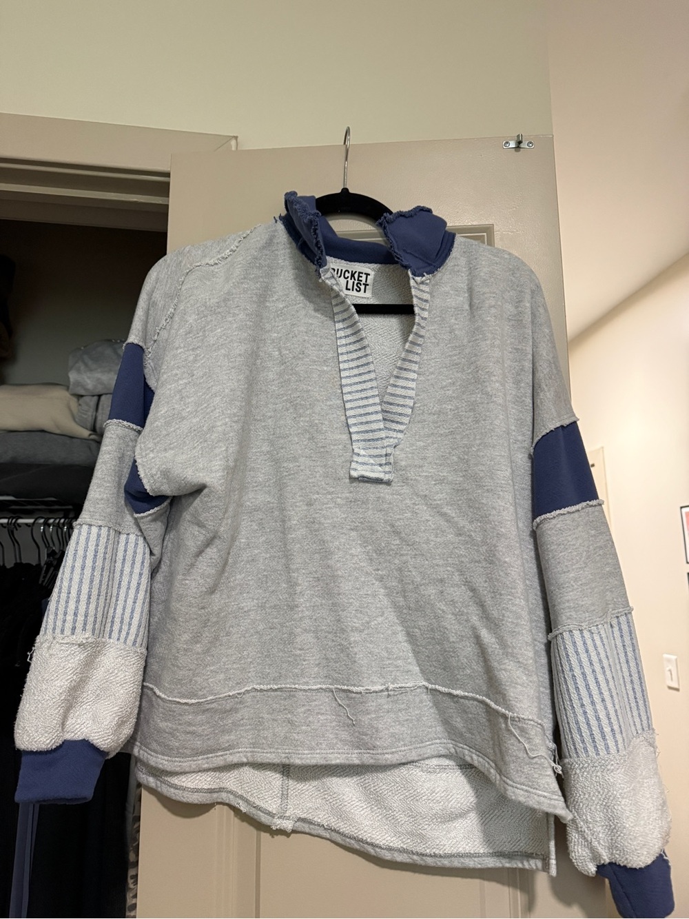 BUCKETLIST Light Gray Pullover with Navy Trim